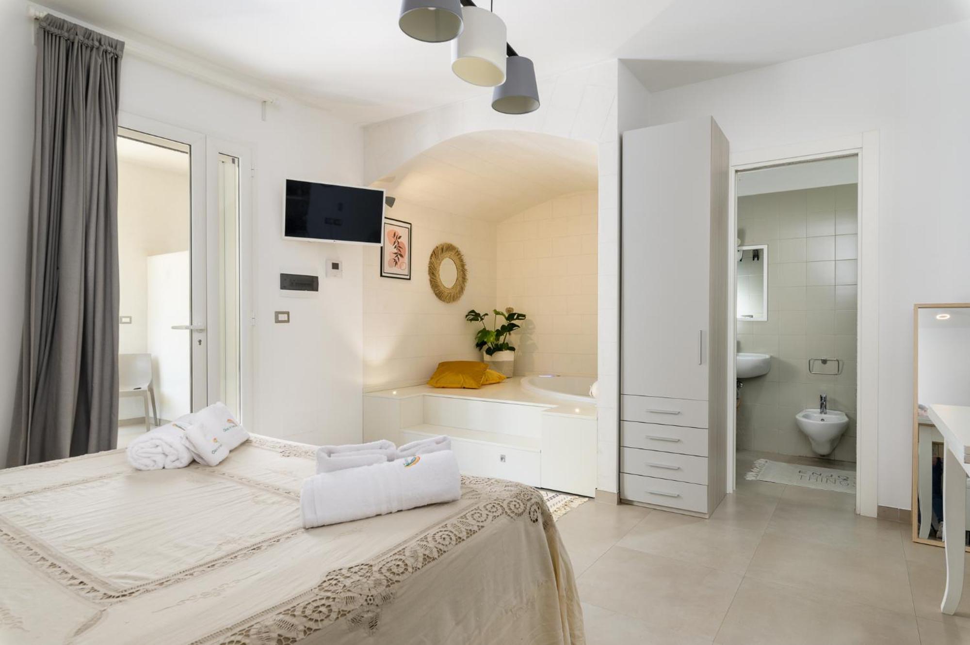 Mandorlocarrubo'S Suite Ostuni Exterior photo