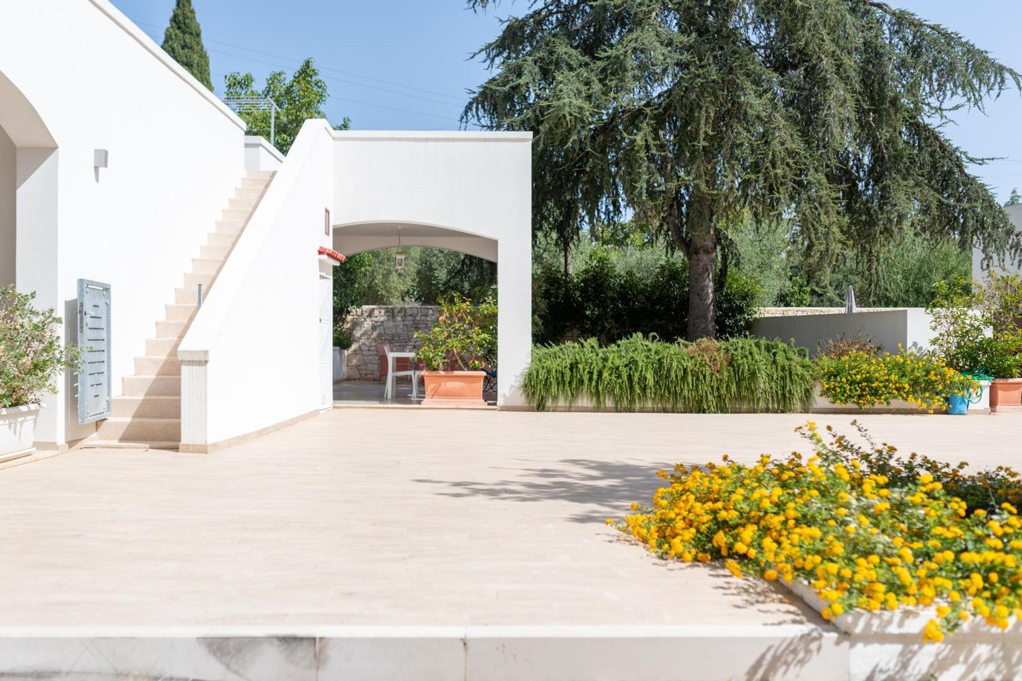 Mandorlocarrubo'S Suite Ostuni Exterior photo