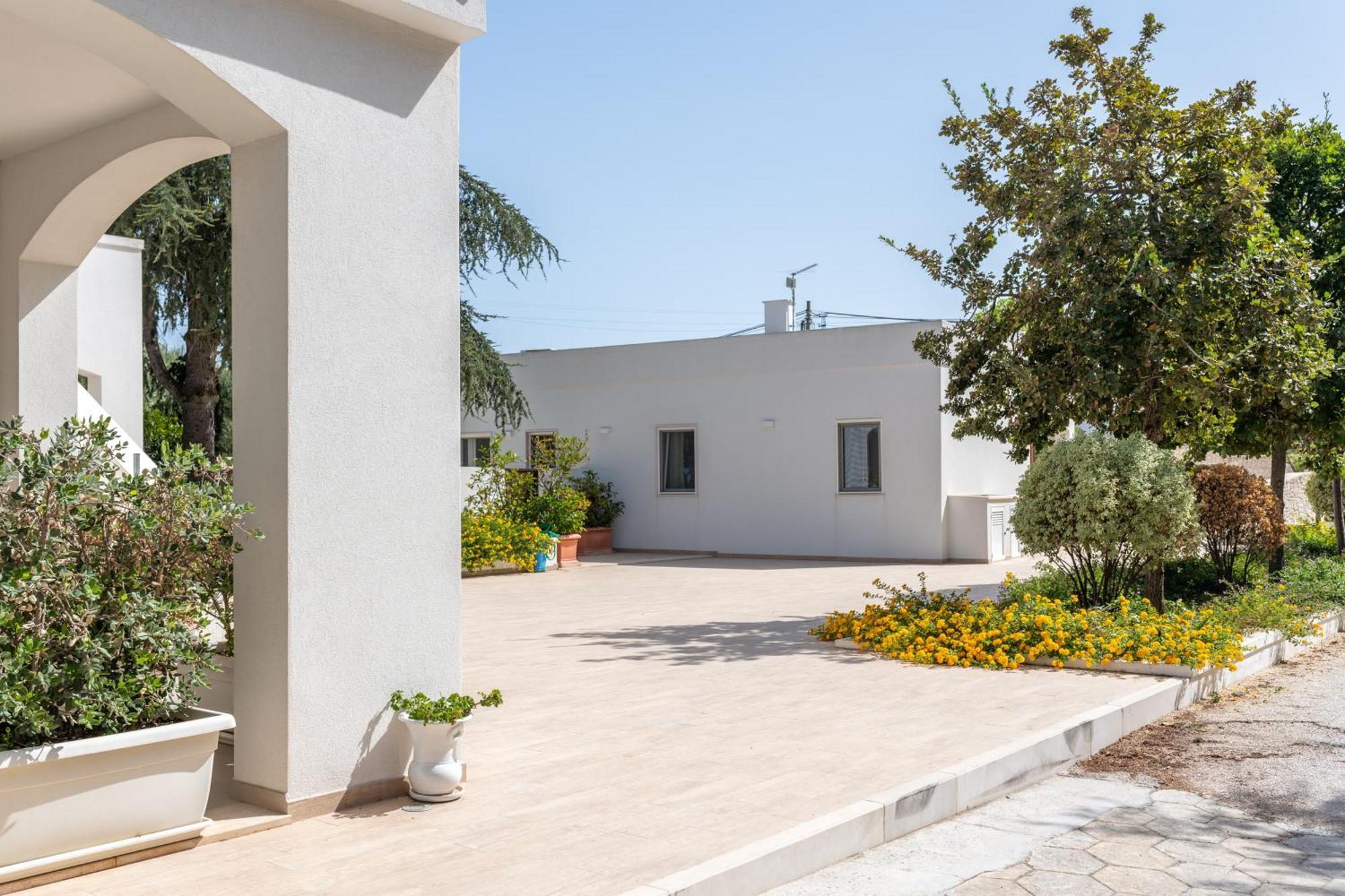 Mandorlocarrubo'S Suite Ostuni Exterior photo